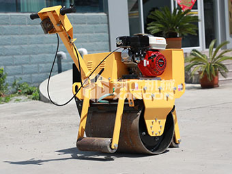 為什么別人家小型壓路機(jī)長(zhǎng)壽？秘訣在這里！